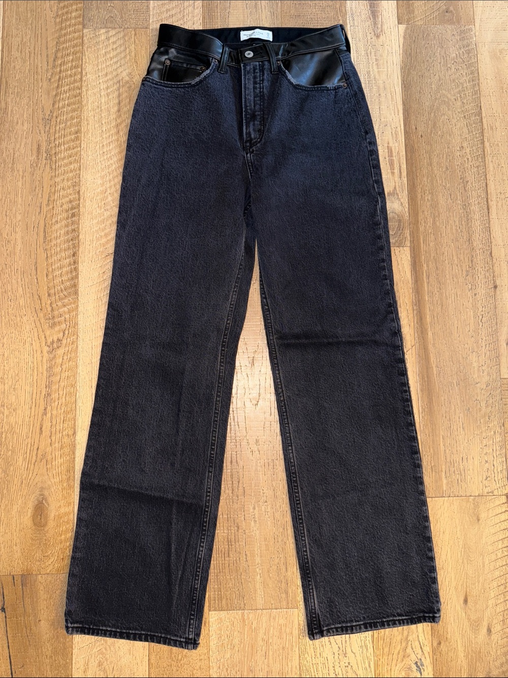 Abercrombie & Fitch The 90’s Relaxed Jean High Rise 28|6 Long